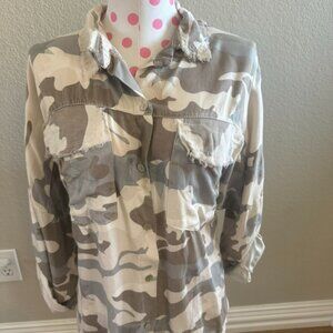 Neutral Camo Sparkly Blouse size M